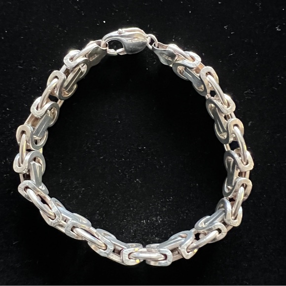 Silver 9” bracelet. Pre-owned. Unisex - Picture 2 of 8
